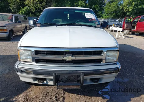 1996 Chevrolet Blazer from USA, damaged, VIN 1GNDT13W2T2203227